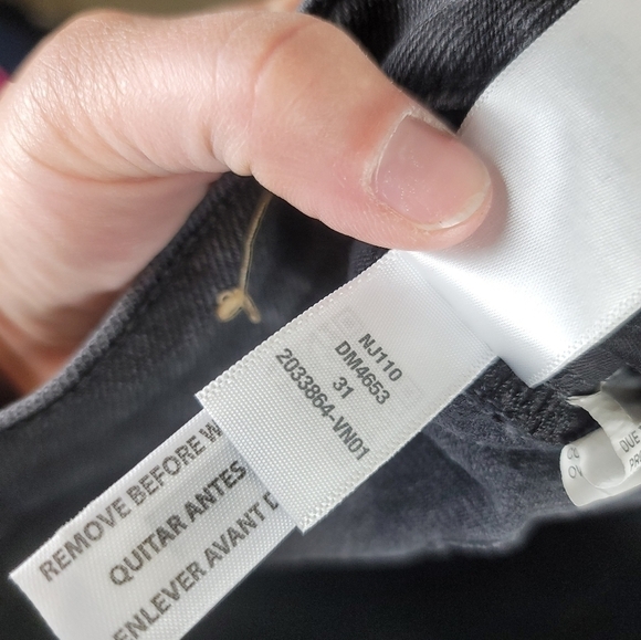 MADEWELL MID-RISE KICK OUT JEANS IN RINSED BLACK, SZ 31 - Picture 11 of 16